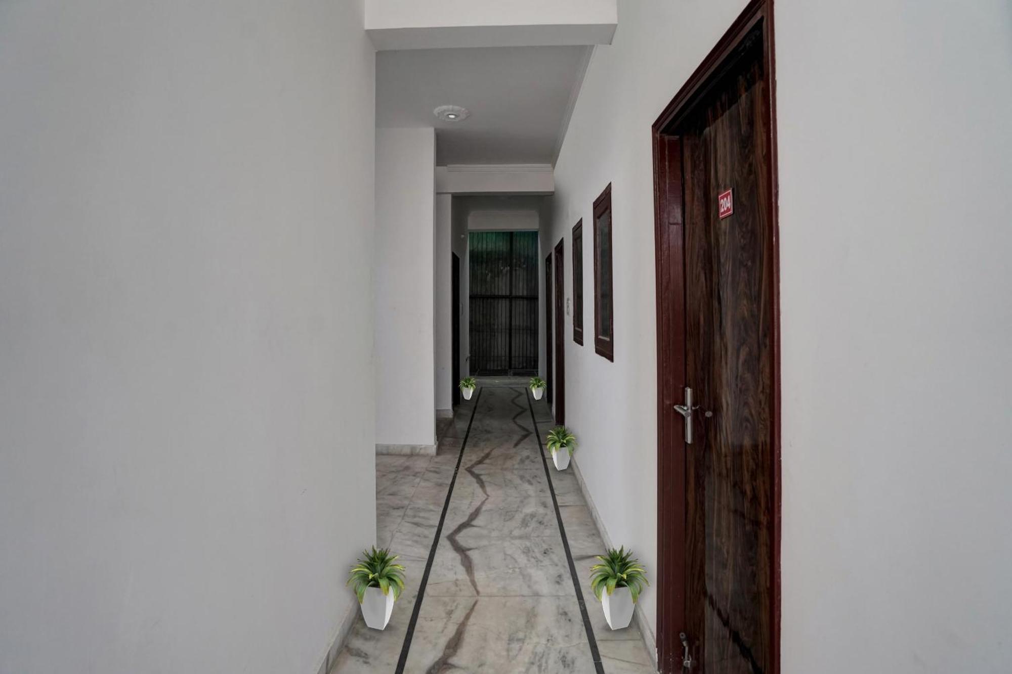 Готель Collection O Samira Residency Near Botanic Garden Of Indian Republic Нойда Екстер'єр фото